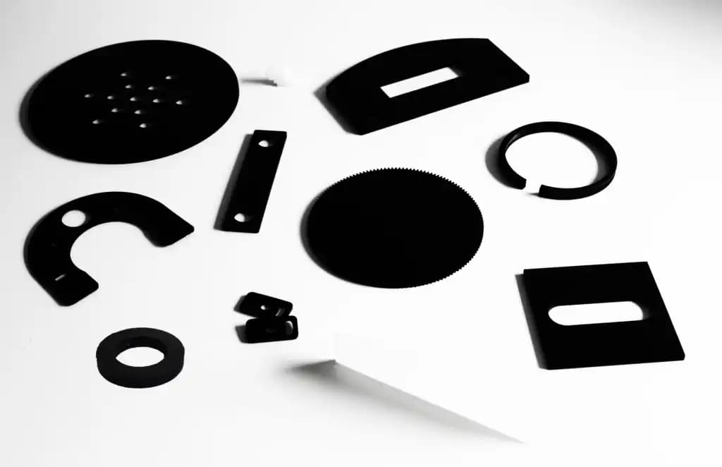 Plastic material laser cutting